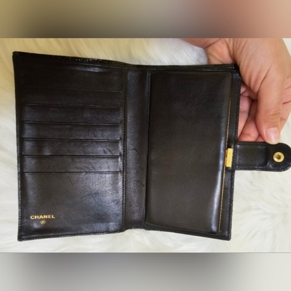 CHANEL CC Logo Patent Leather Long Bifold Wallet - Picture 7 of 12